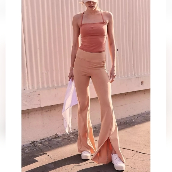 NWT Free People Hot Shot Kick Flares Flare Pants L - Picture 1 of 15